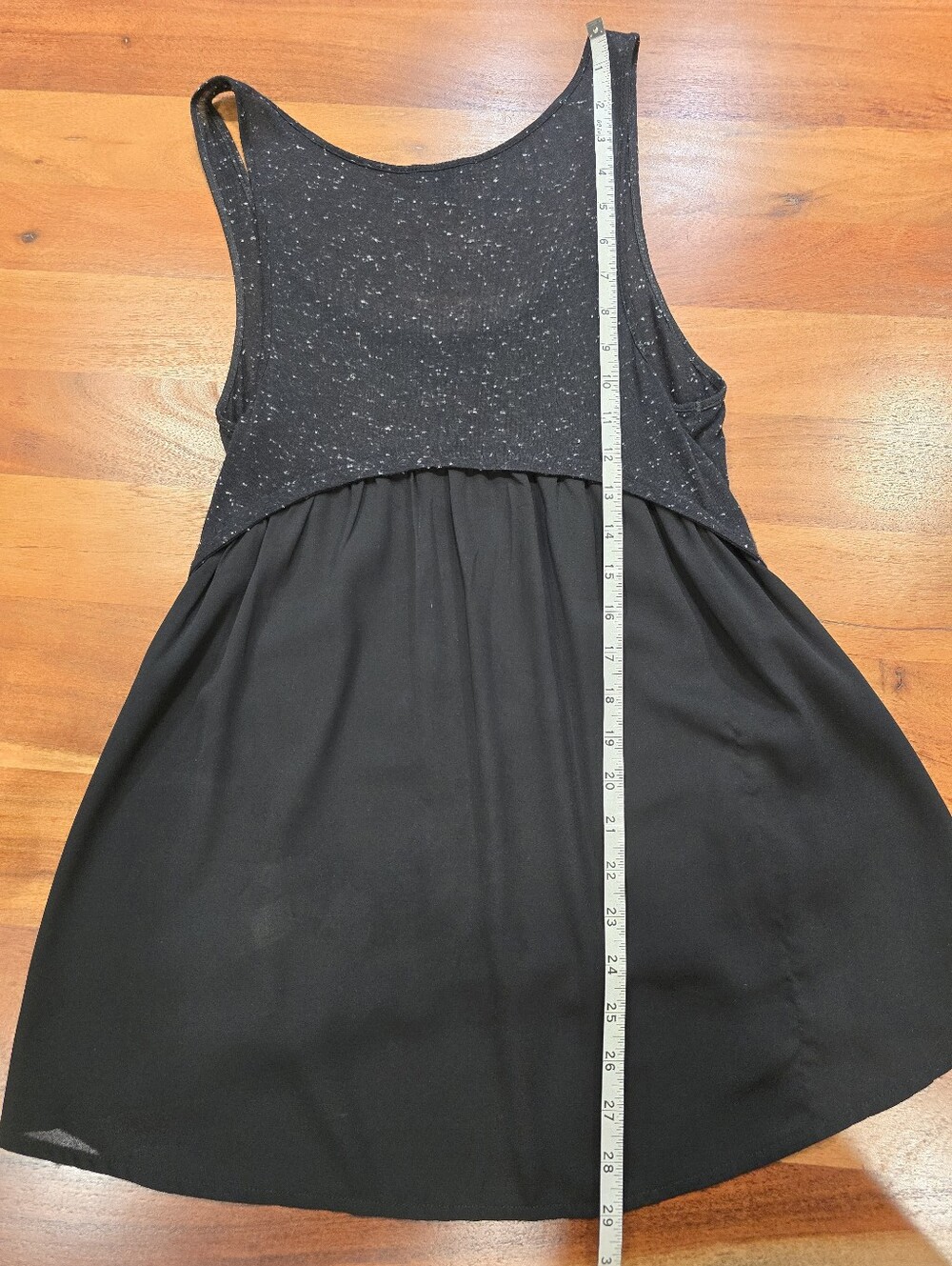 Express Textured Layered Tank - Picture 3 of 5